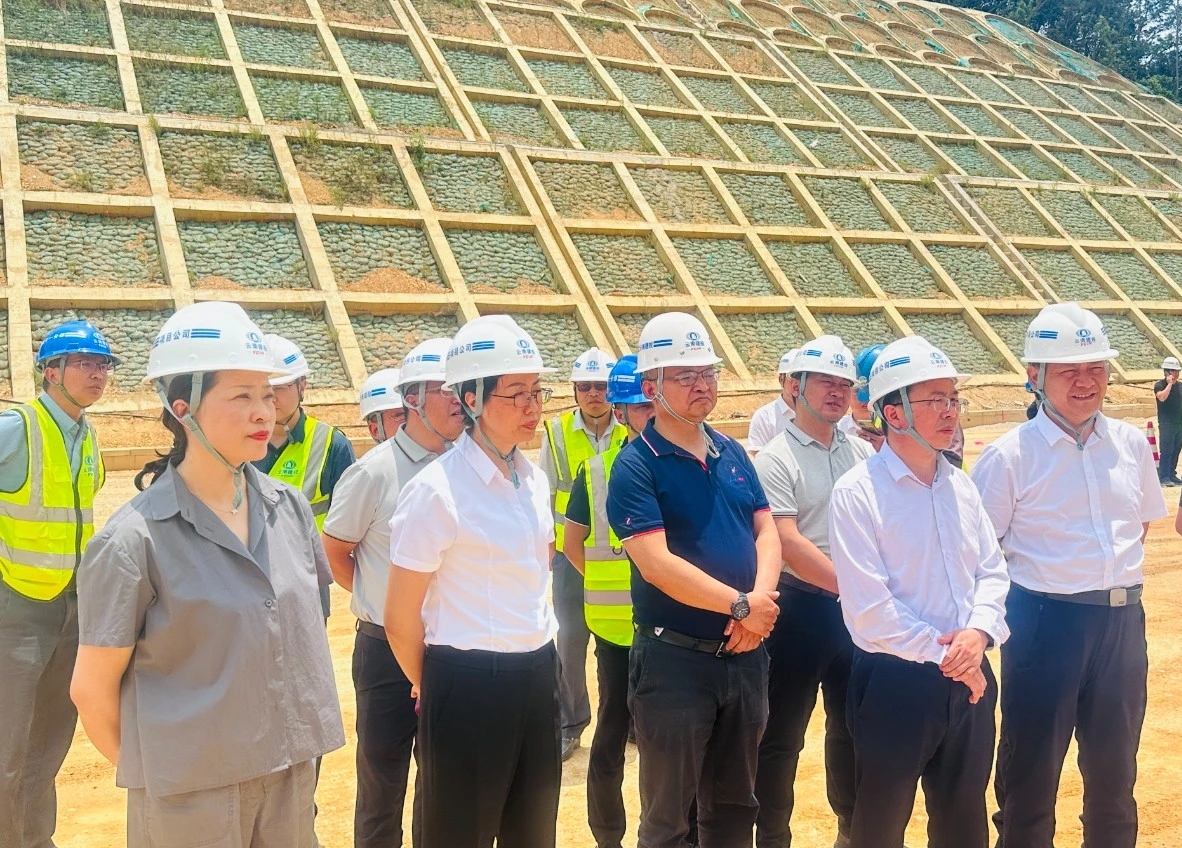 李松濤、劉金榮調研那興高速項目