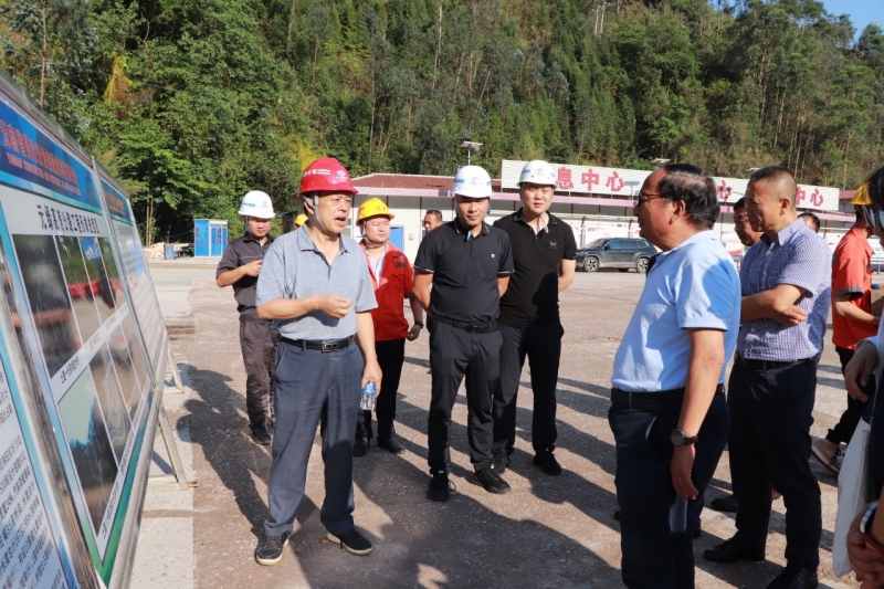 省政協(xié)調(diào)研組到元綠高速項(xiàng)目調(diào)研
