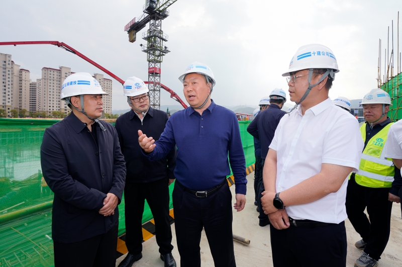 陳祖軍調研大關縣城地災避險搬遷安置區(qū)項目