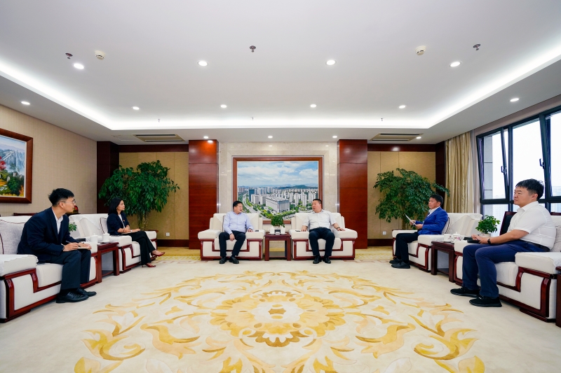 強化交流 共同發展 民生銀行昆明分行黨委書記、行長封期康到訪集團