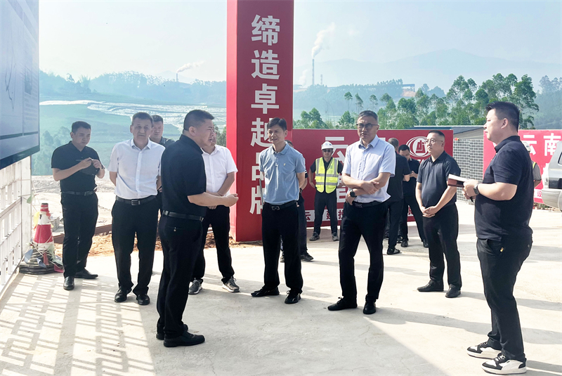 普洱市委常委、常務副市長李旭東調研景谷林產工業園區項目