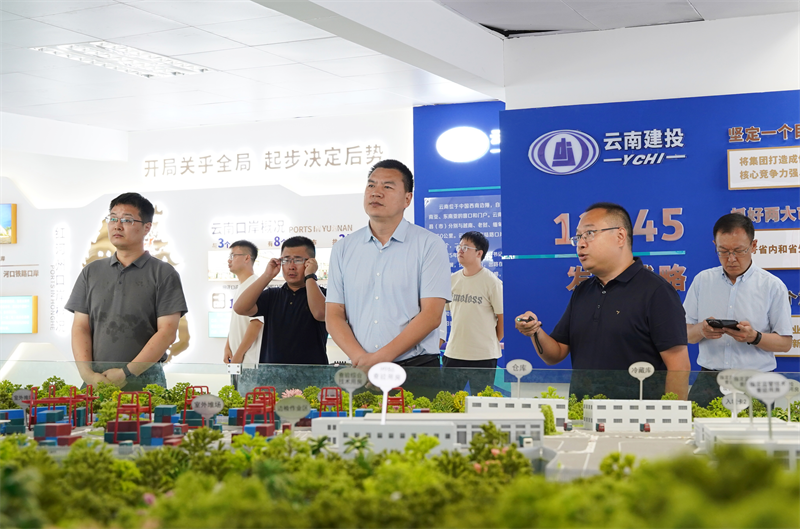 住建部村鎮(zhèn)建設(shè)司副司長蘇卡調(diào)研壩灑監(jiān)管區(qū)建設(shè)項目