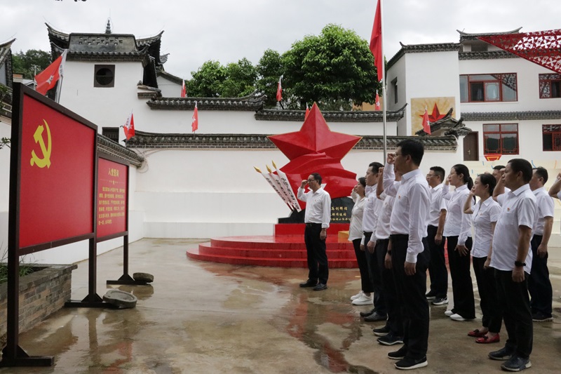 西南交建公司開展“賡續紅色基因 強化黨性教育”“七一”主題活動