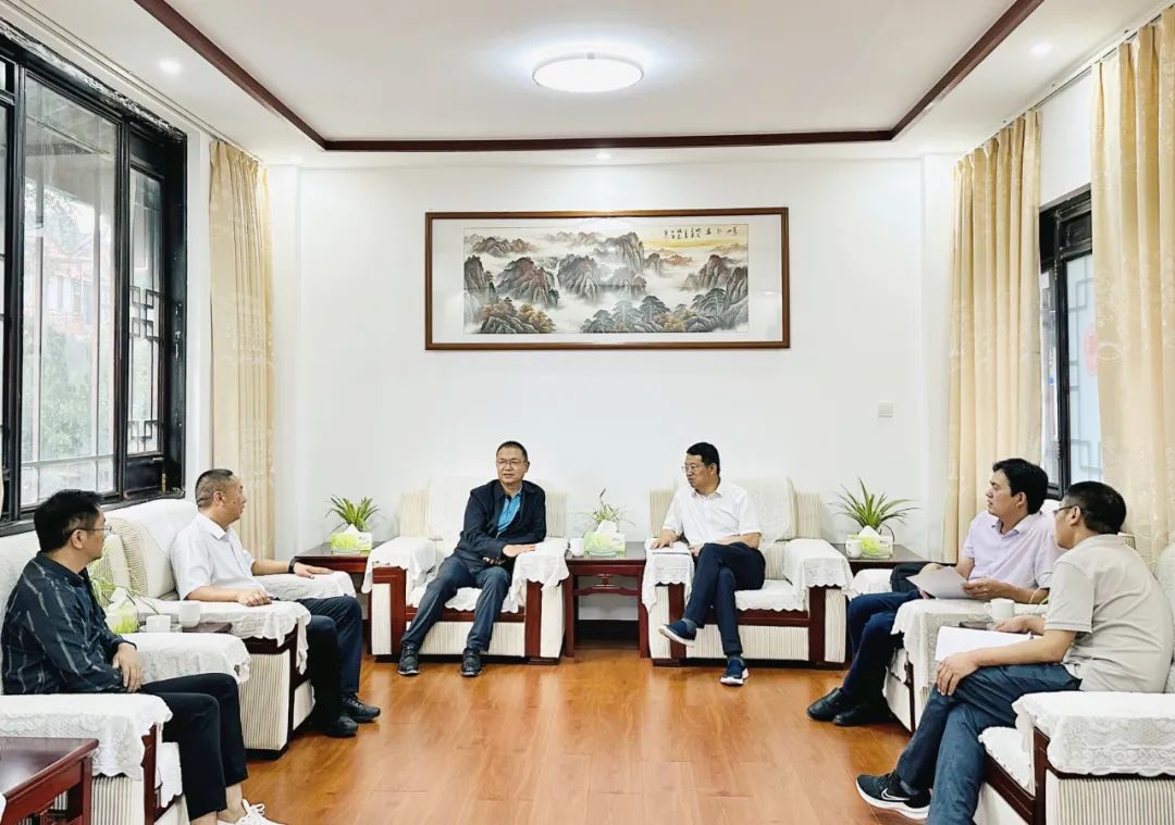 集團與楚雄州交流座談