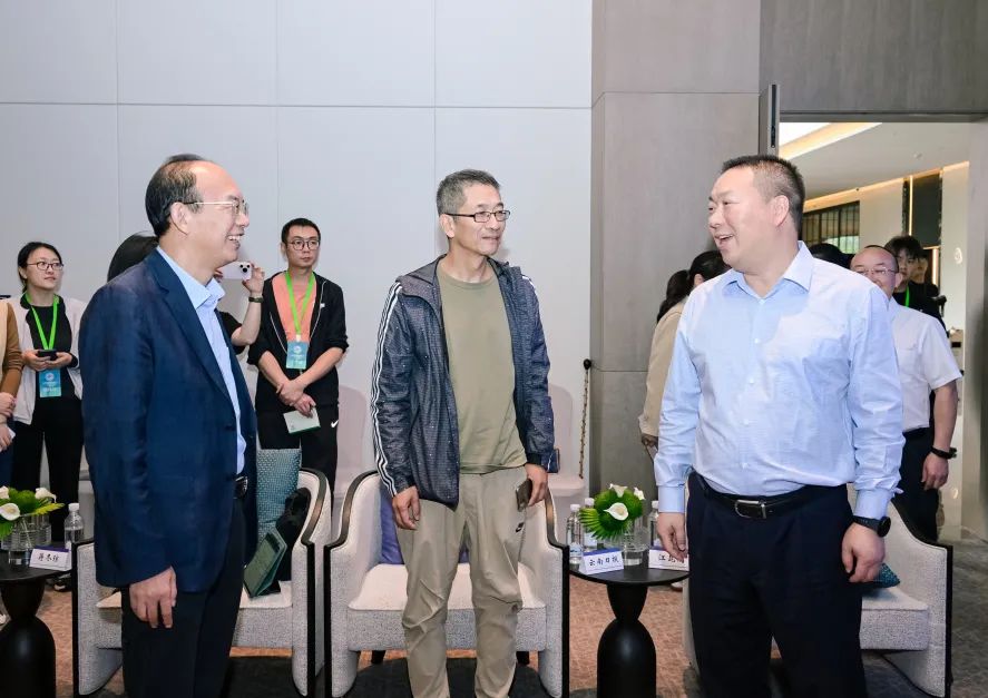 解碼新質生產力 打卡國企新坐標丨媒體記者及網絡大V走進云南建投東風韻