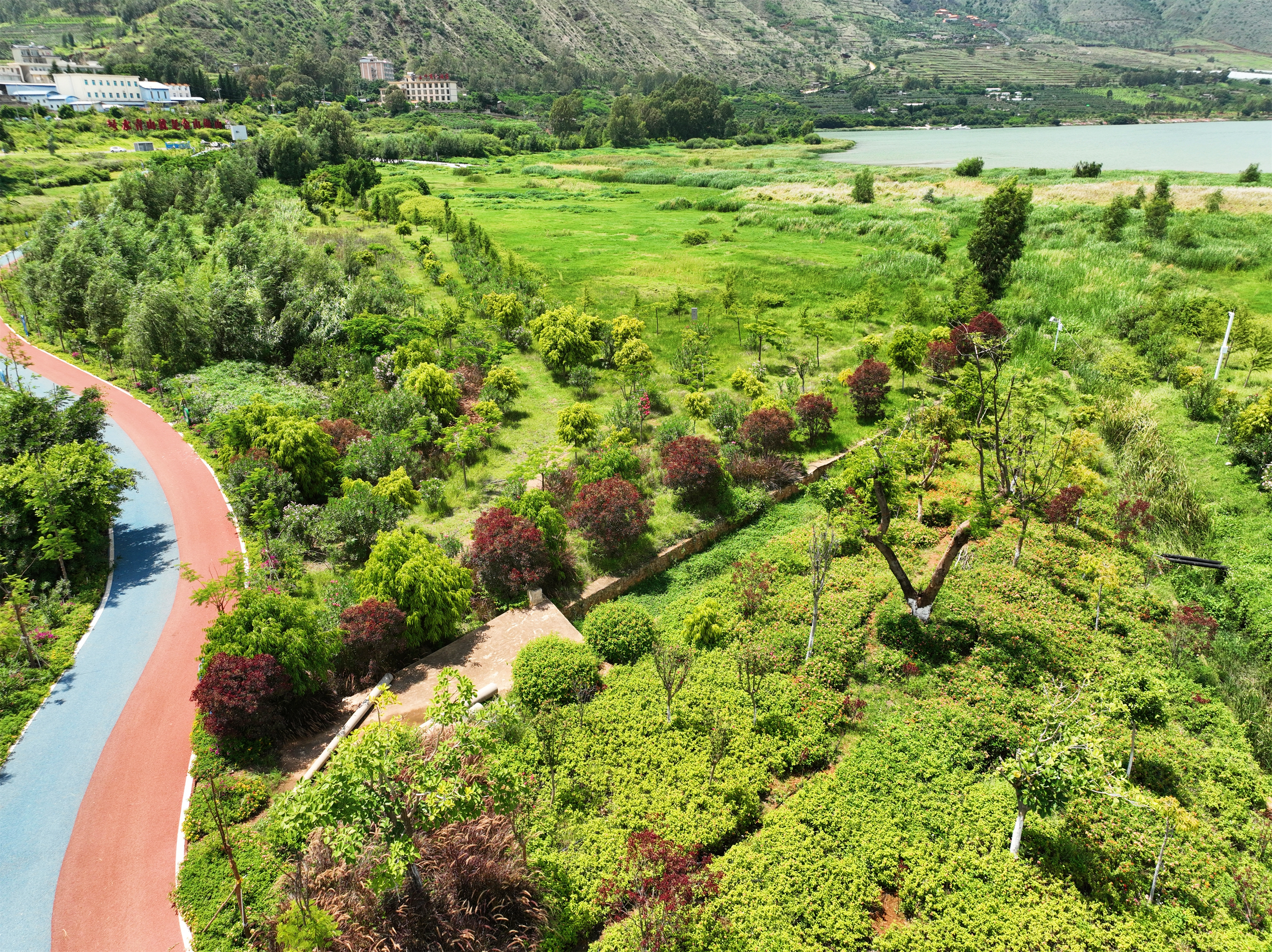 永勝縣2018年程海湖生態修復項目（一期）順利通過竣工驗收