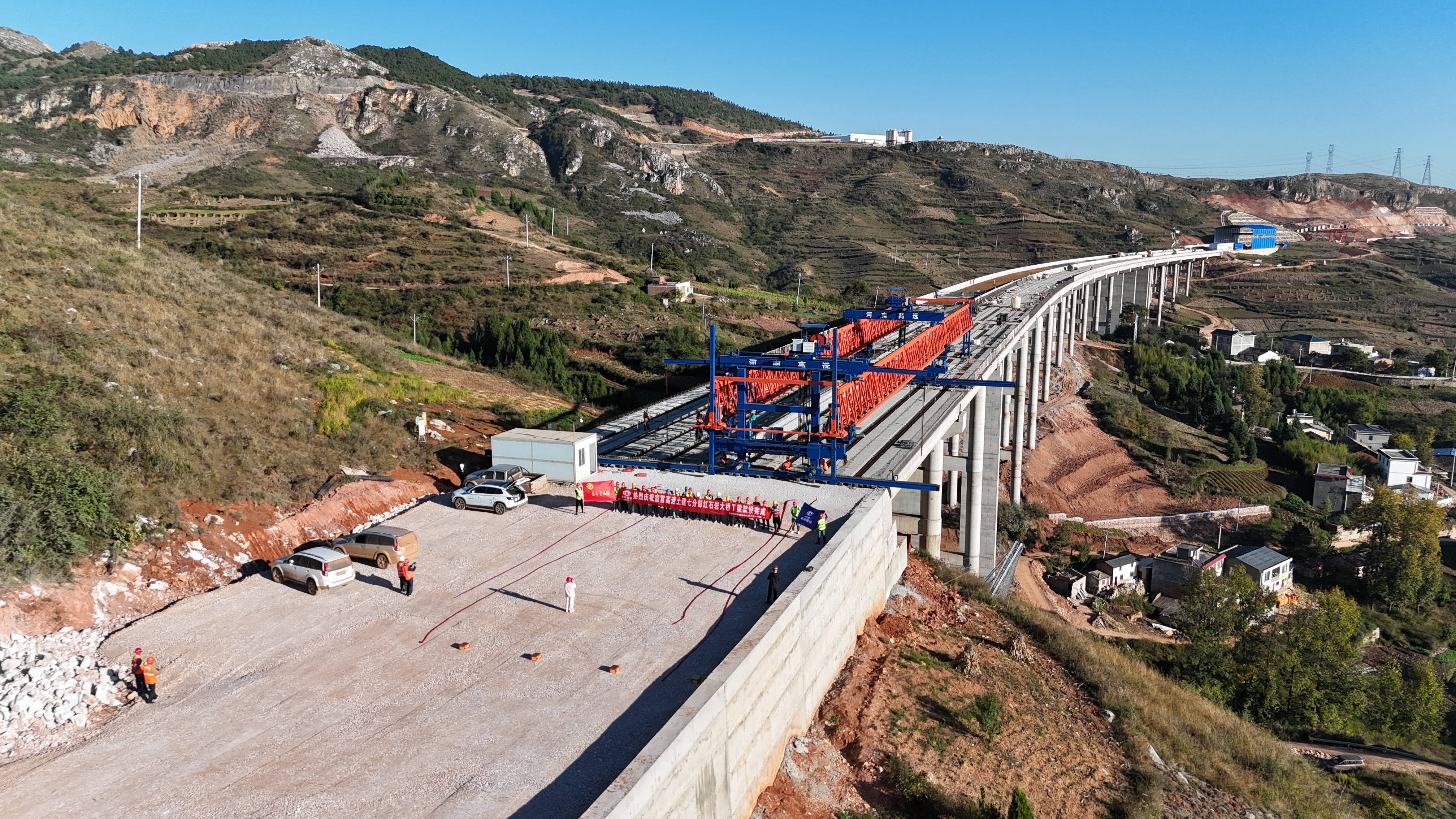 宣富高速土建七分部全線T梁架設完成