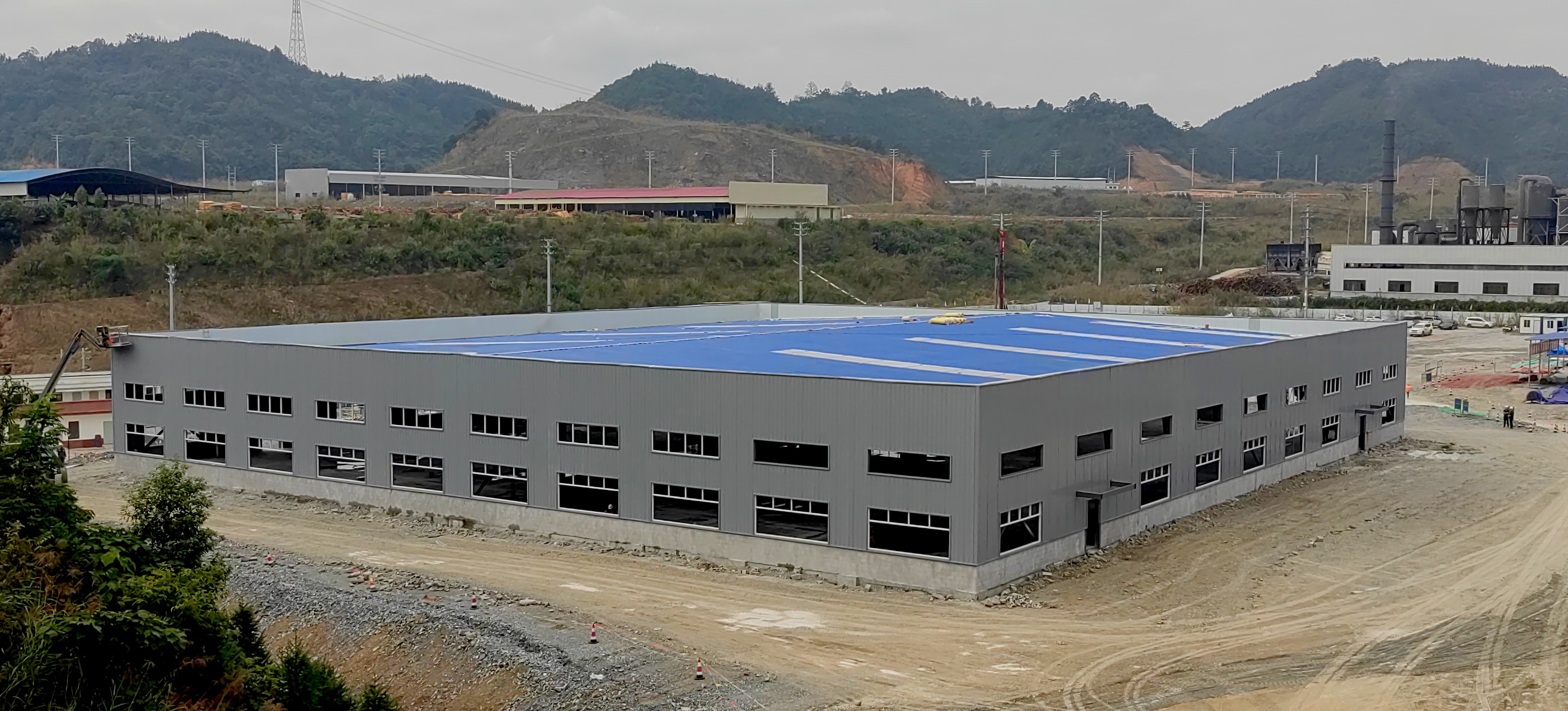 西林縣高新林產業技術建設項目（一期）工程倉庫順利通過竣工驗收