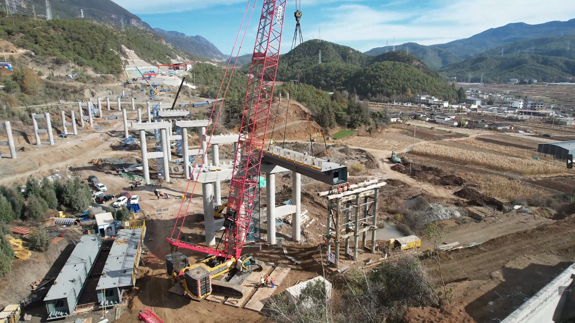 古寧高速首段鋼箱梁吊裝完成