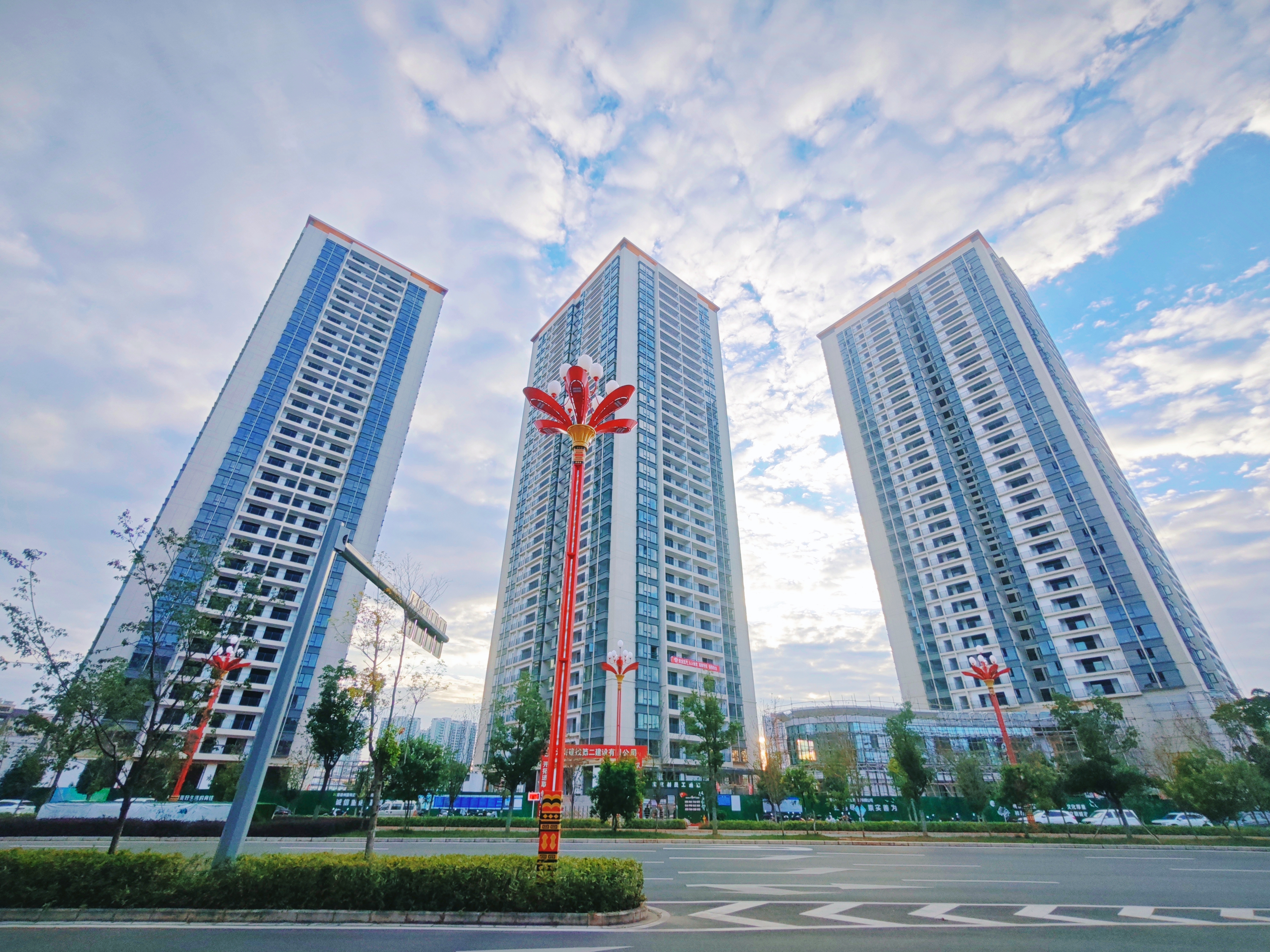 楚雄新航鴻雅房產(chǎn)開(kāi)發(fā)建設(shè)項(xiàng)目順利交房