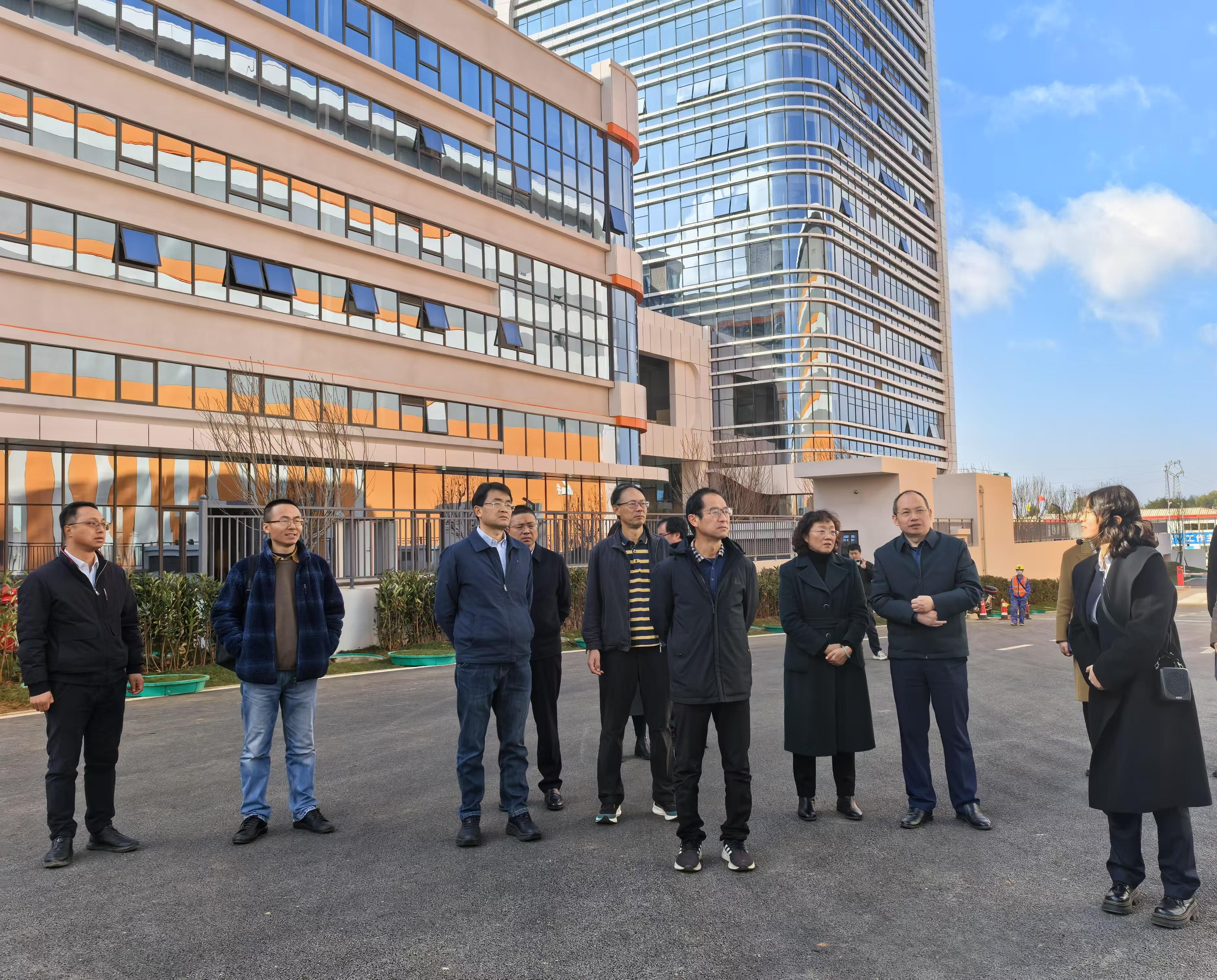集團公司外部董事調研云上營家·國際供應鏈示范中心