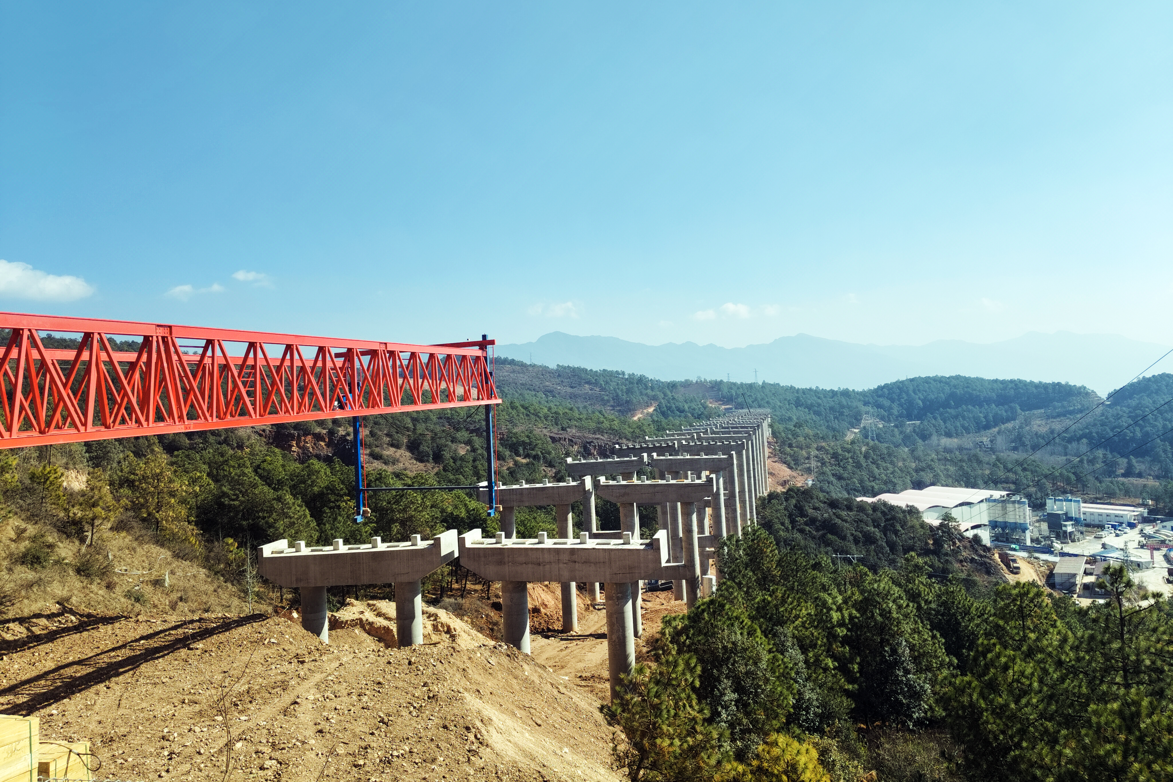 古寧高速黑龍潭公園大橋橋梁下部結構全部澆筑完成