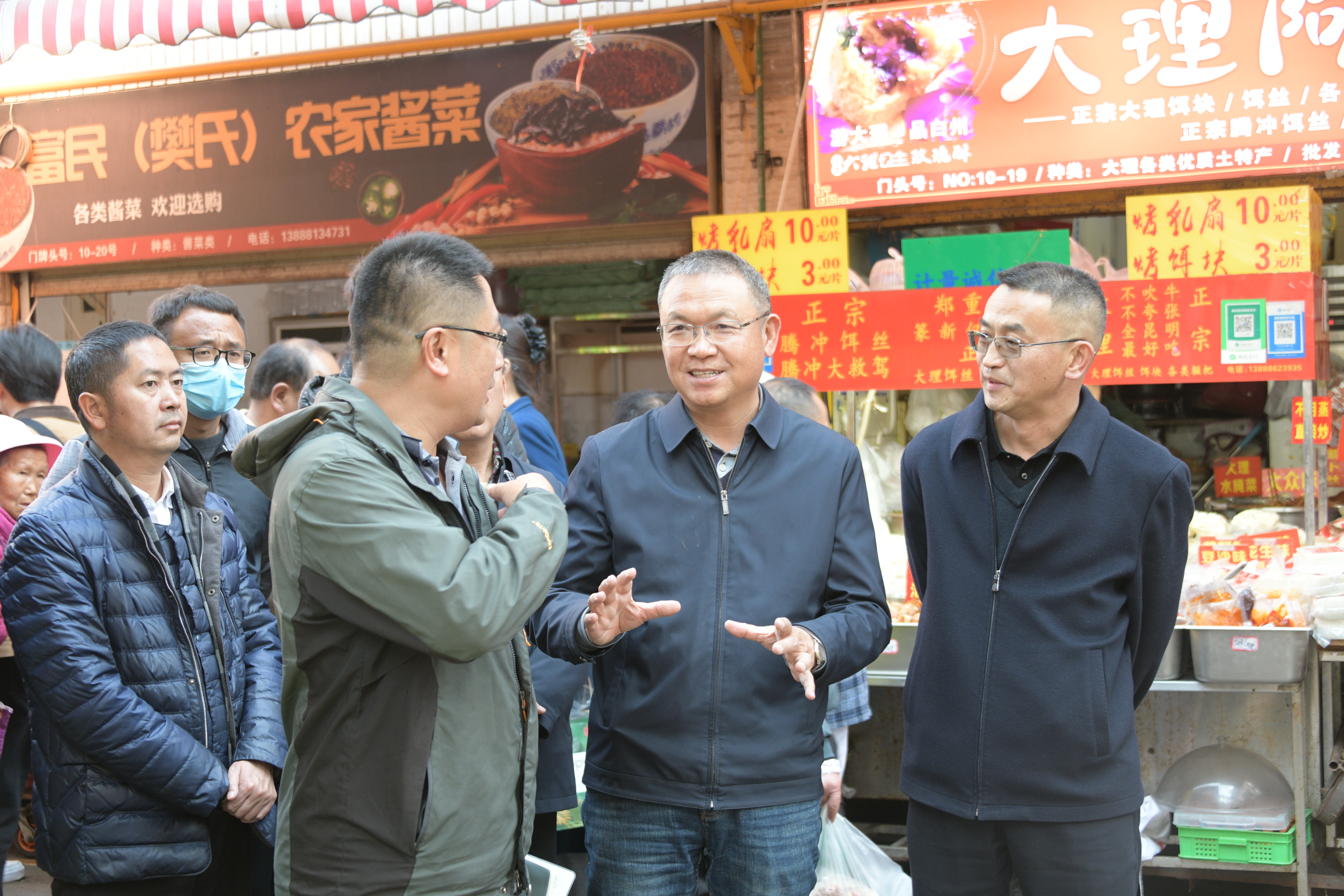 楊國文到大觀篆新農貿市場開展節前安全檢查