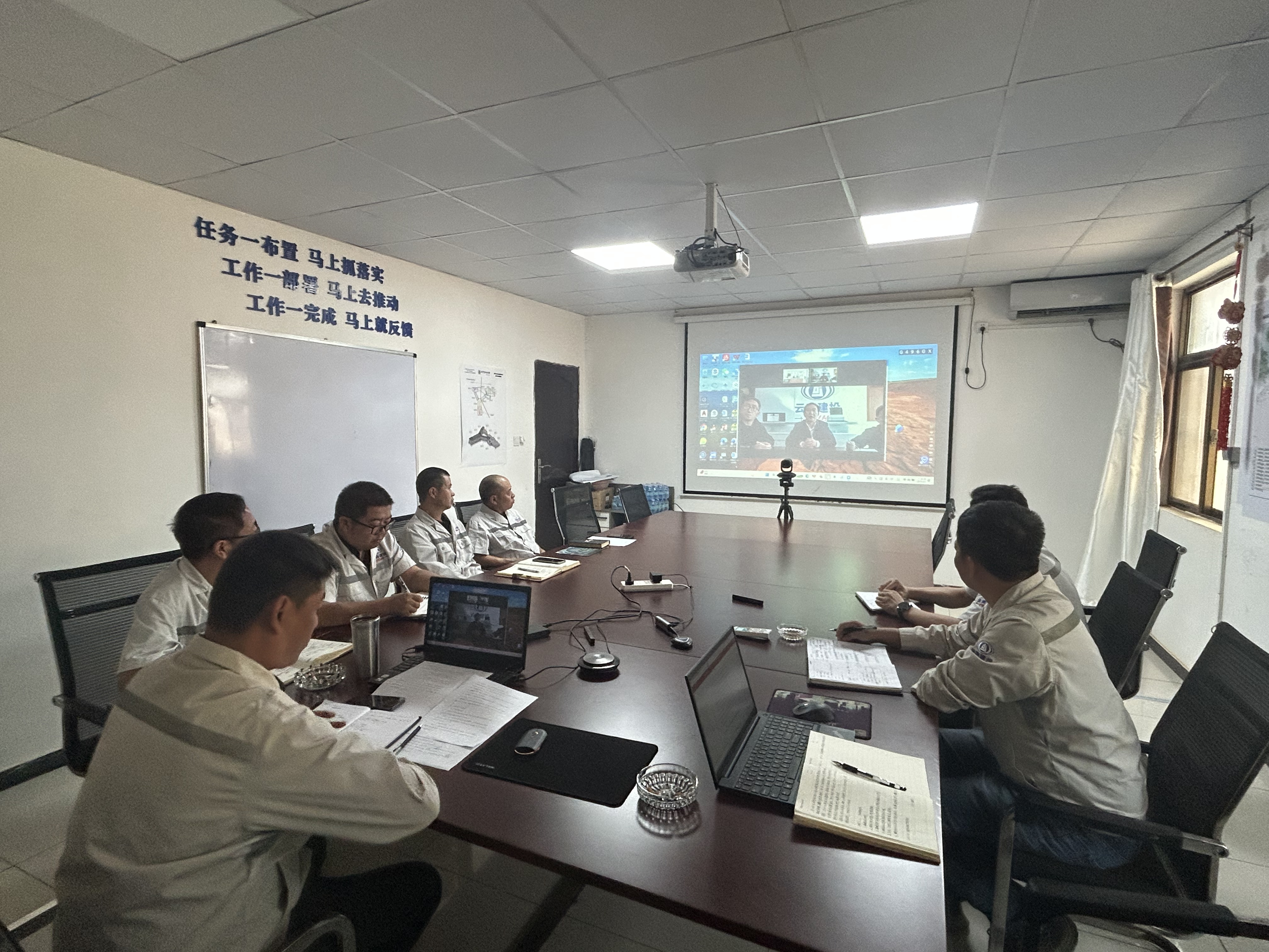 劉金榮視頻慰問貝寧維達海濱項目一線職工