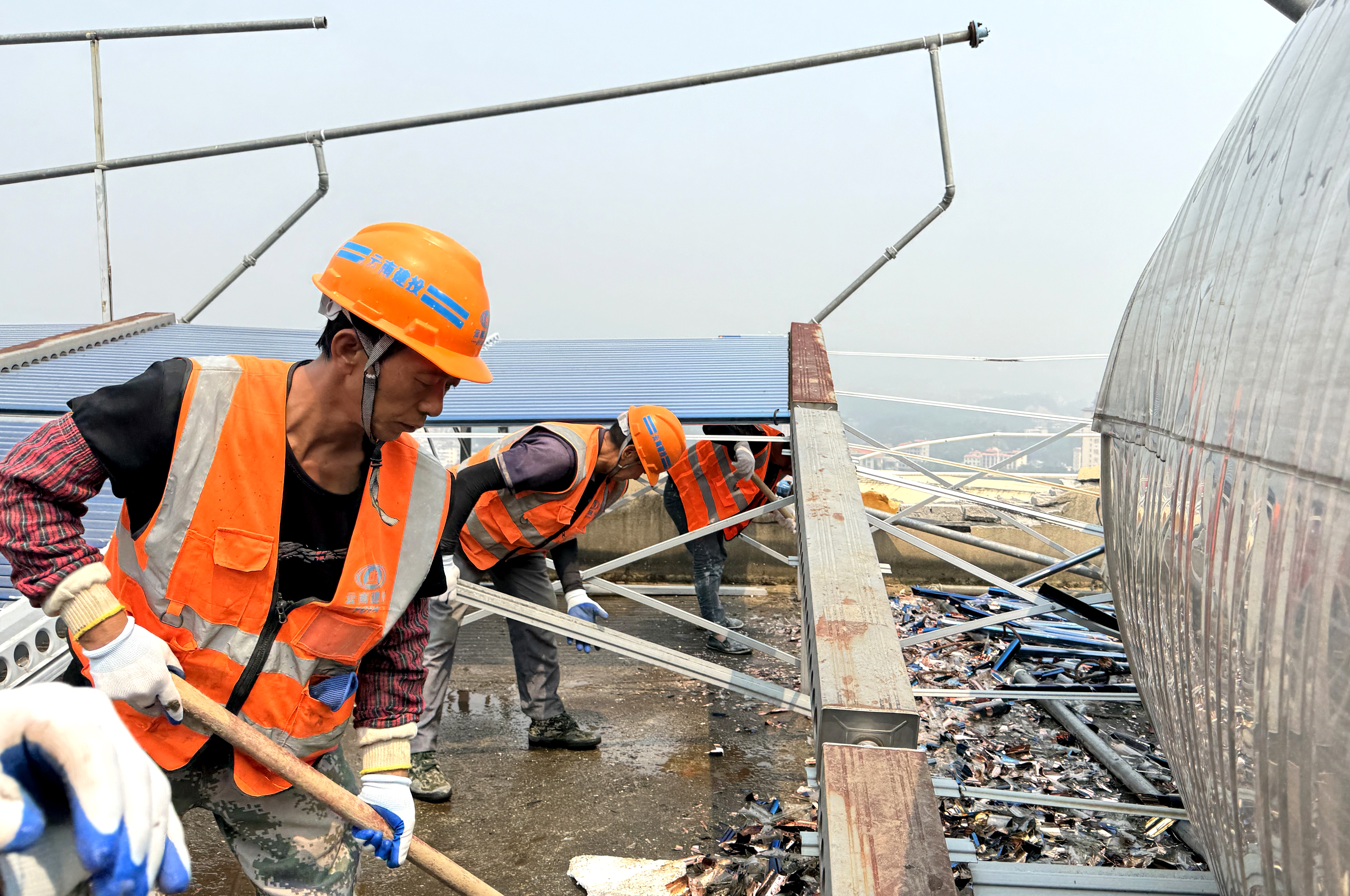 瑞麗國際文體中心建設項目積極參與瑞麗抗震救災