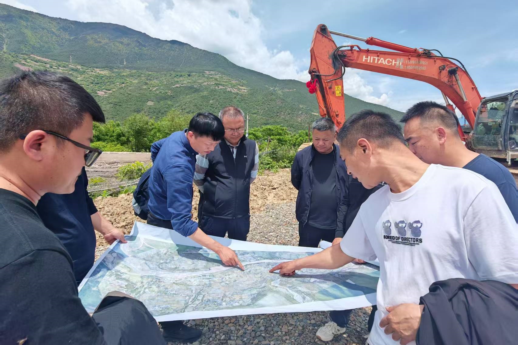 楊國文調研德欽縣城地質災害避險搬遷安置房項目（一期）