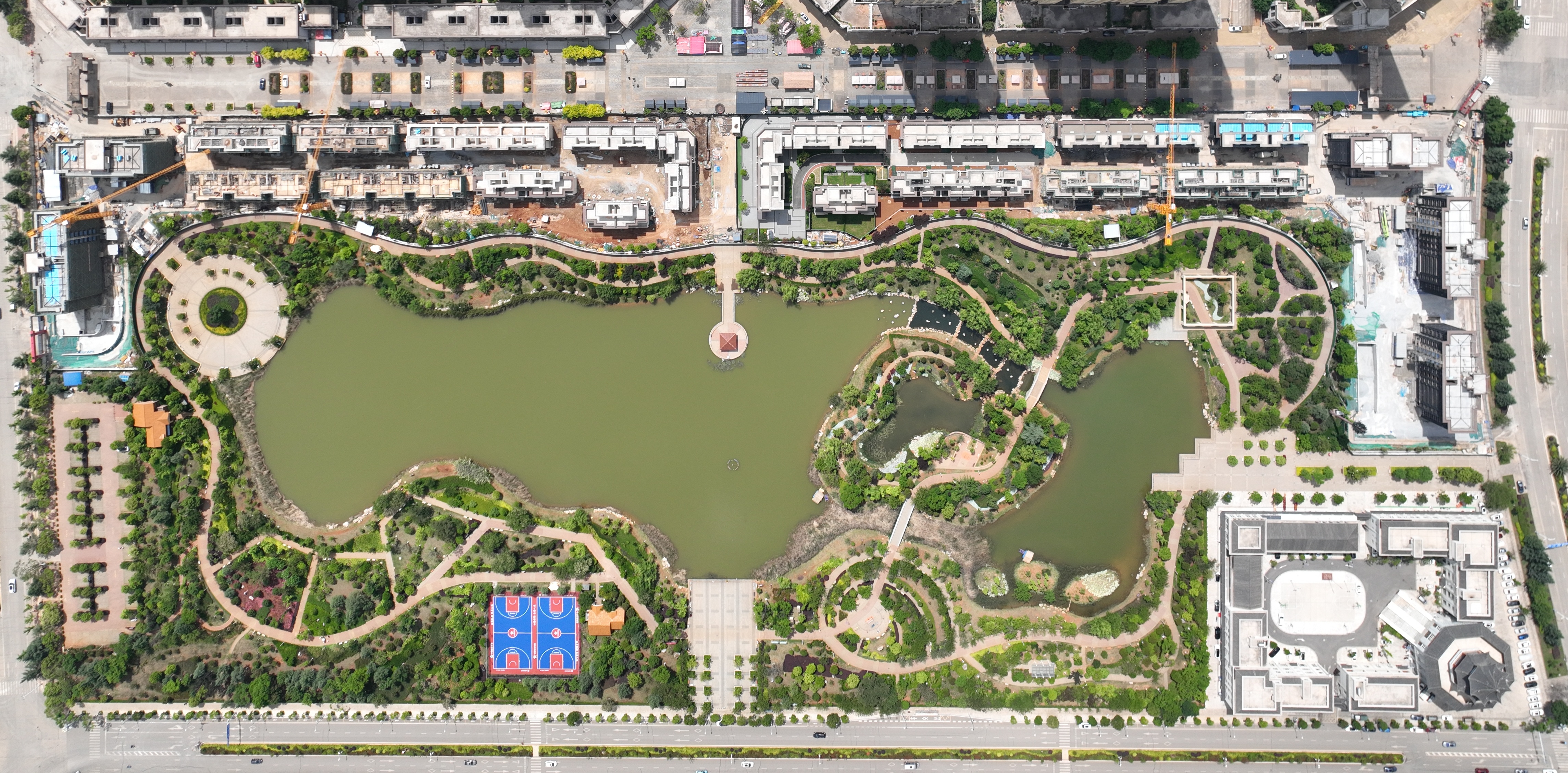 建投·如意弘府項目主體結構全面封頂