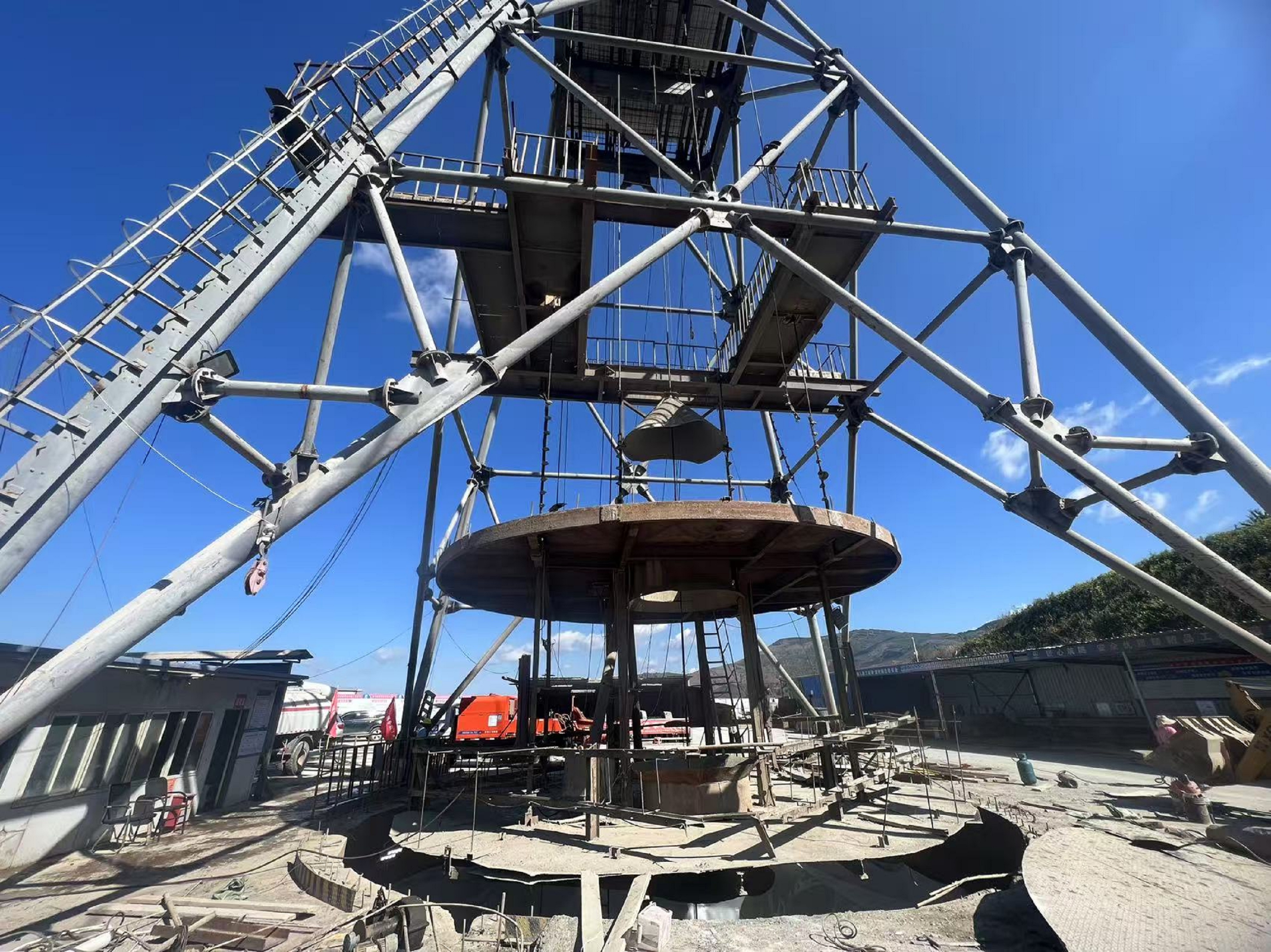 彌玉高速登樓山隧道1號豎井二襯澆筑完成