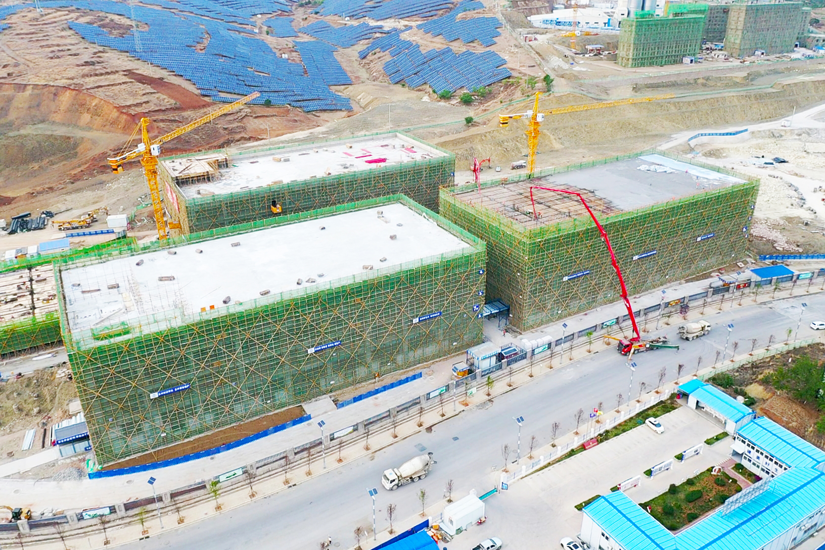 彌渡產業園區滬滇協作建設項目首批主體結構全面封頂