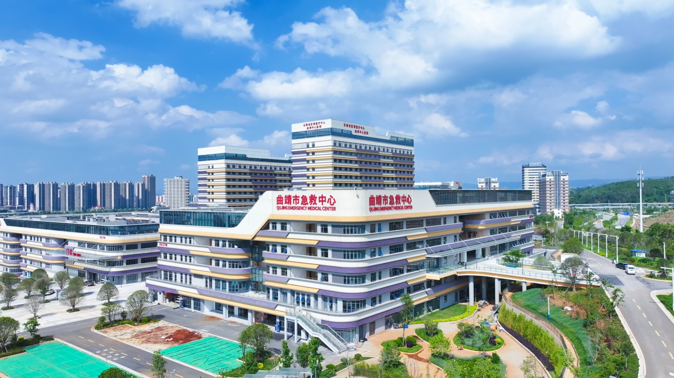 曲靖中心醫(yī)院健康管理中心、曲靖市急救指揮調(diào)度中心順利遷入曲靖區(qū)域醫(yī)療中心項(xiàng)目