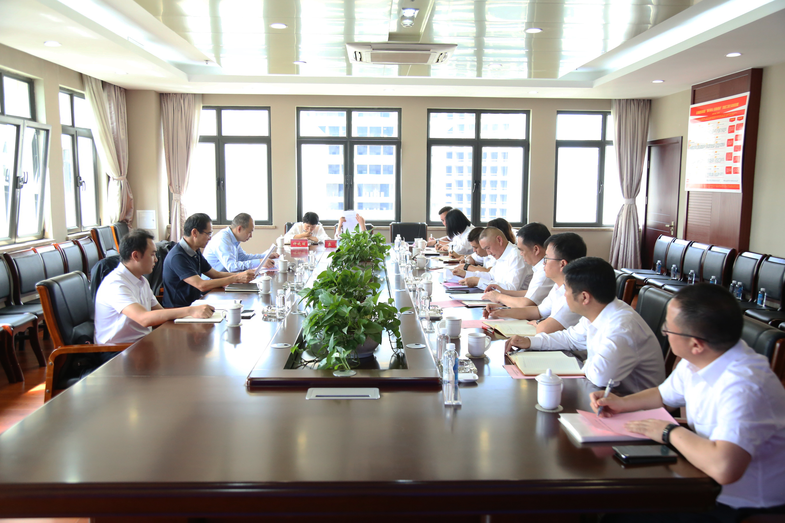 集團外部董事到總承包公司檢查指導