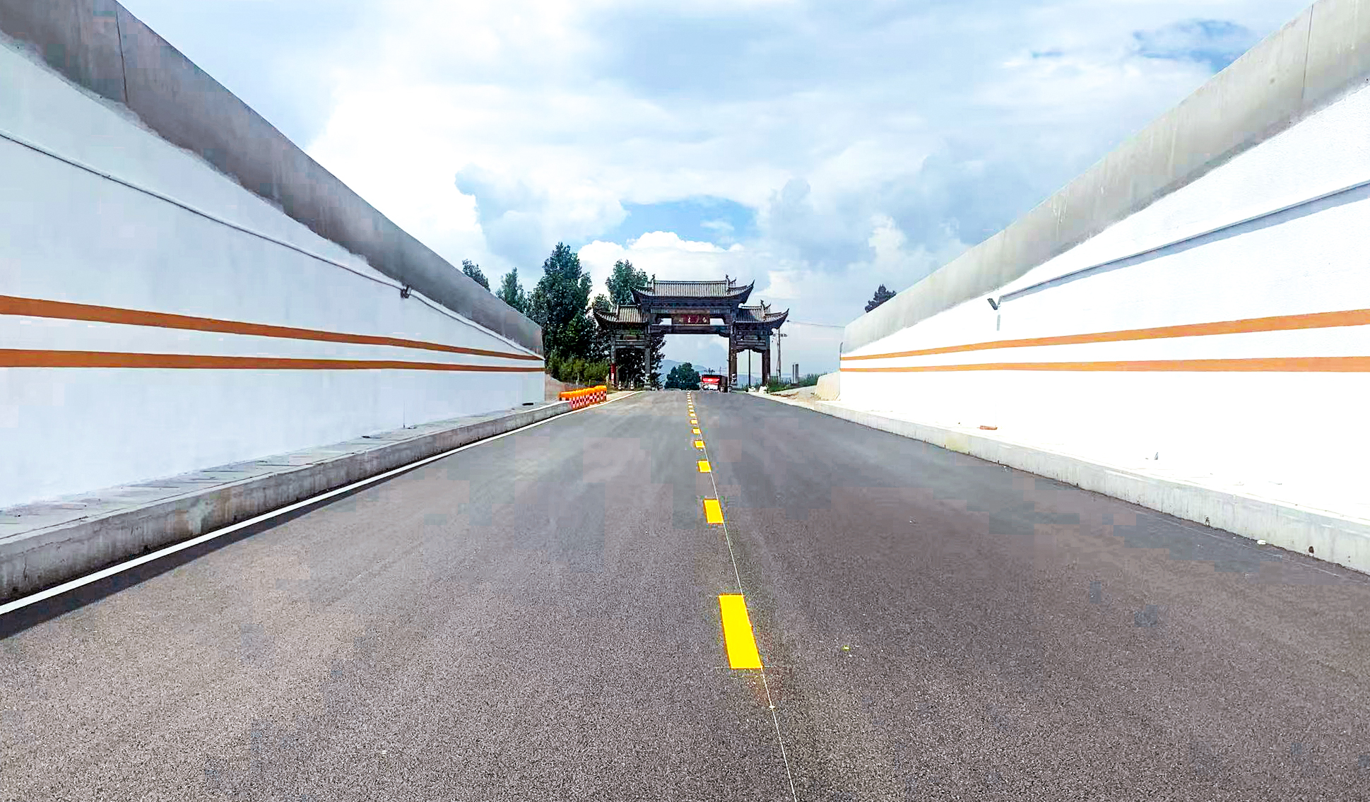 古寧高速玉峰路改路工程通車