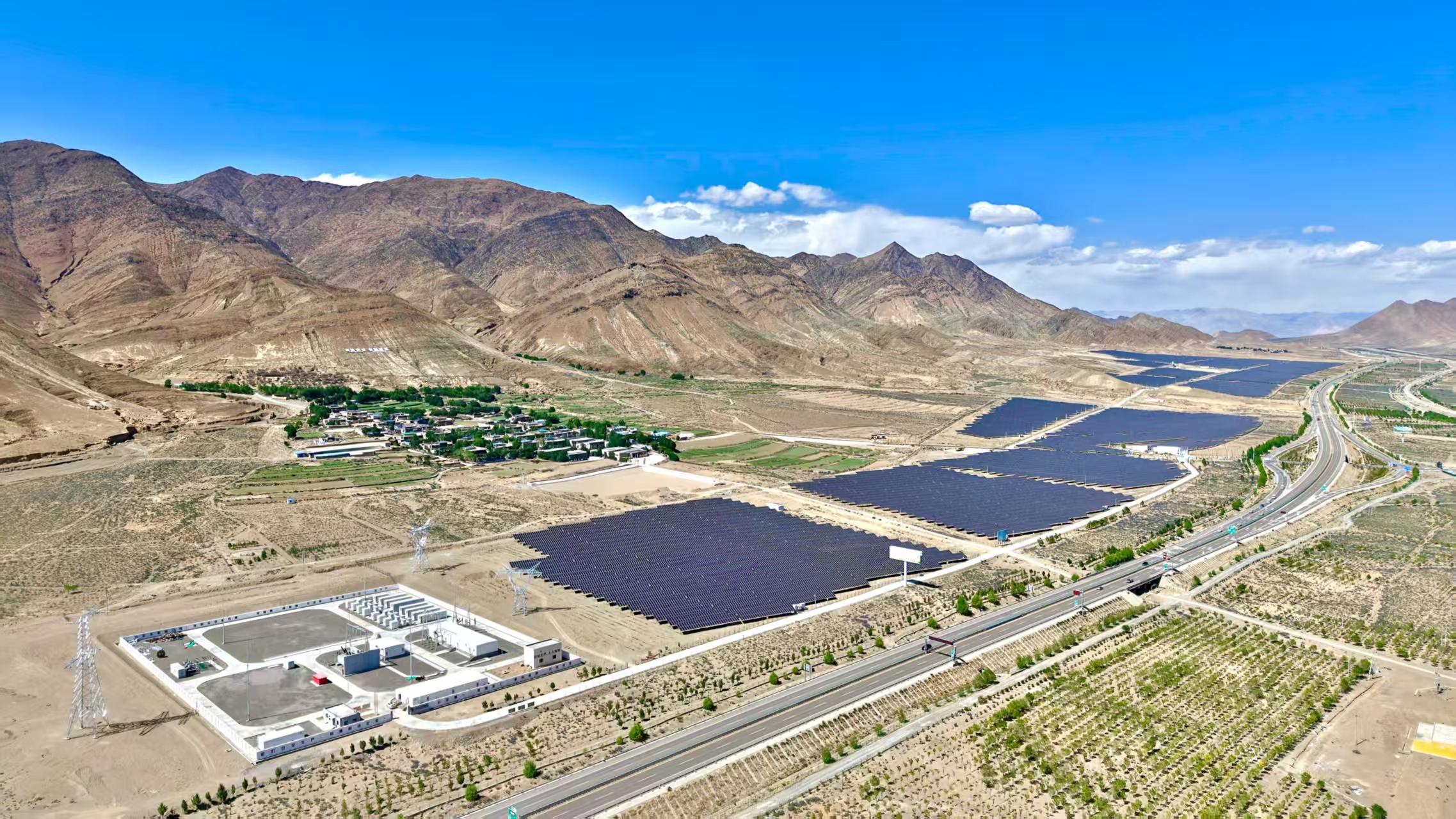 白朗縣粵水電90兆瓦光儲(chǔ)一體化項(xiàng)目順利并網(wǎng)