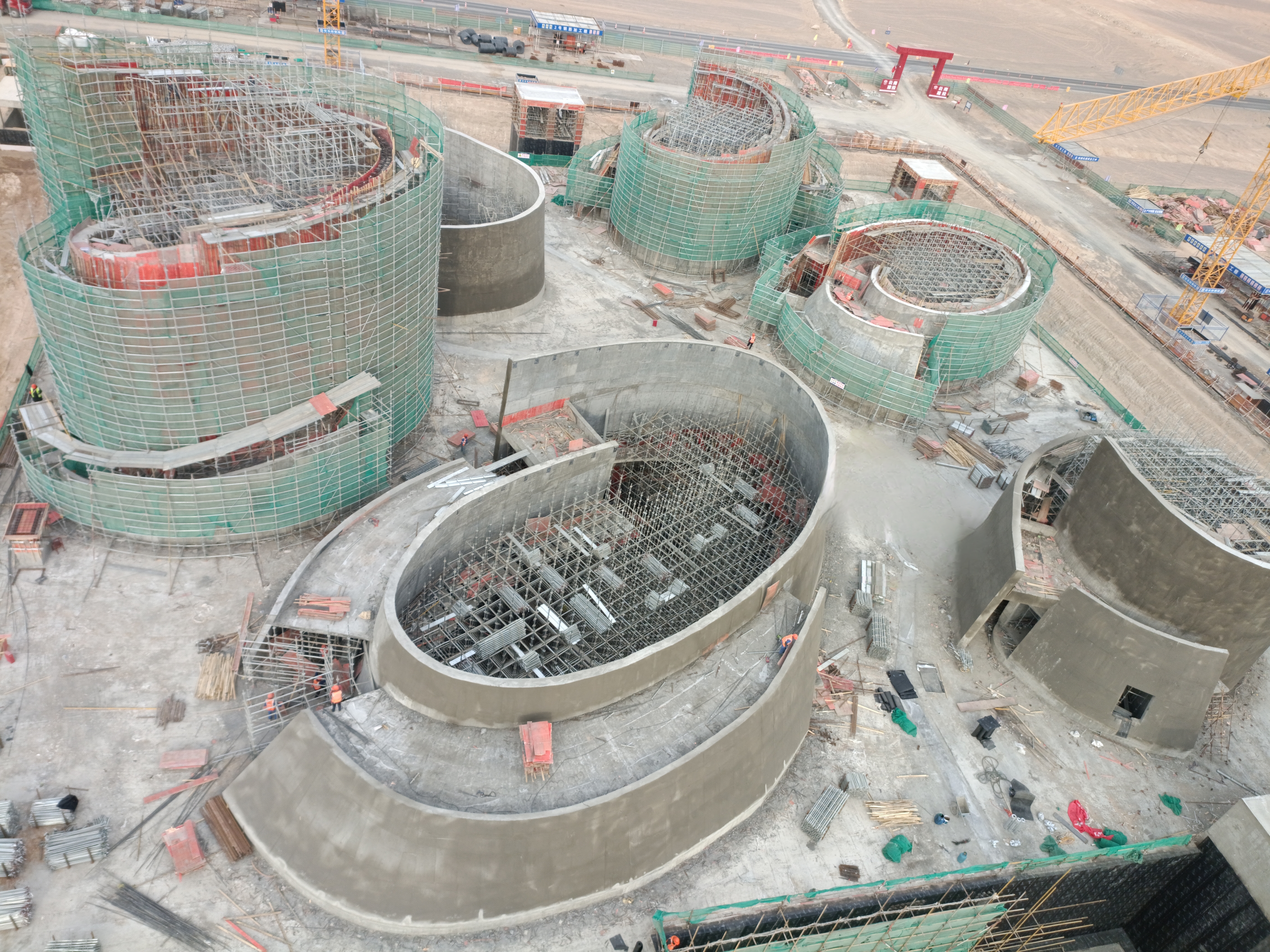 新疆哈密翼龍博物館主體結(jié)構(gòu)封頂